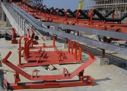 1609211745580902.jpg 胶带输送机支架安装调试