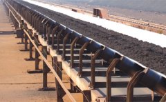 皮带输送机托辊更换哪种结构更耐用？